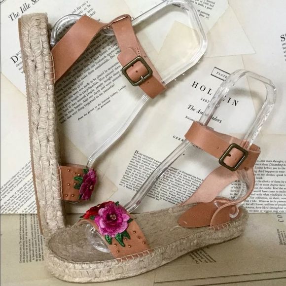 Anthropologie tan Leather Flower Wedge Sandal 10 - Picture 2 of 7